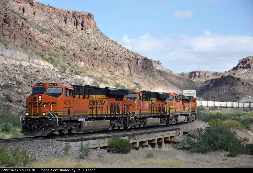 Intermodal winds west through the canyon